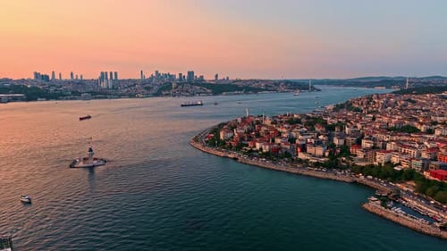 Istanbul Kiz Kulesi and Salacak Coastline