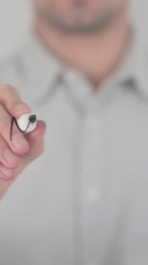 Verwalten, mit der Hand auf den Bildschirm schreiben, vertikales Video