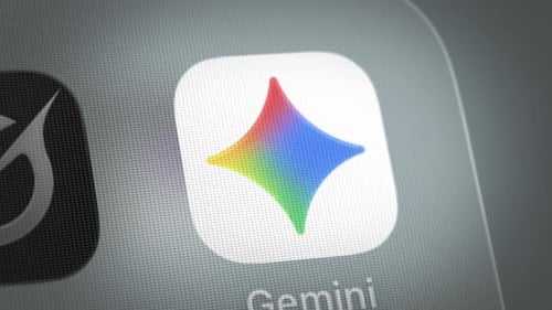 Gemini Close Up With Other Ai App