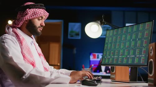 Investor Employee Looks at Market Shares