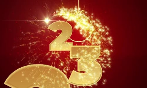 Feliz Navidad. Tarjeta roja de felicitación de feliz año nuevo 2023