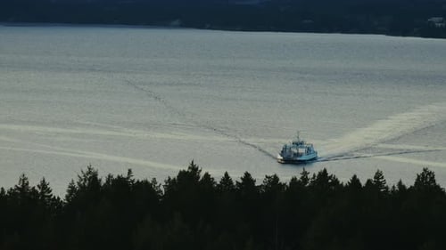 BC Ferries au terminal de ferry de l'île de Thetis, en Colombie-Britannique, au Canada. Prise de vue aérienne