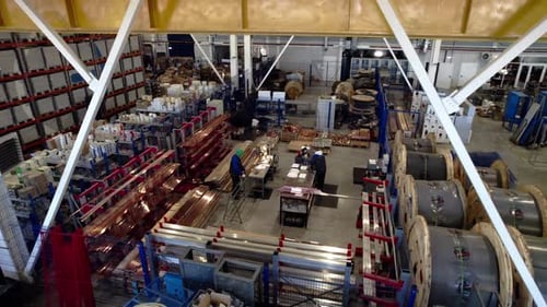 Almacén para diversos elementos del equipo en la planta de ensamblaje