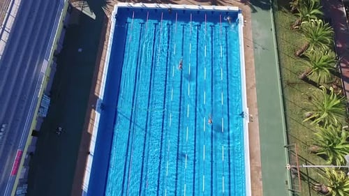 Vue sur la piscine publique/88 4K