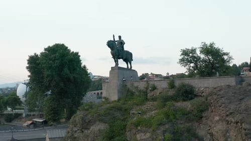 Rotating view of equestrian statue of King Vakhtang Gorgasali I of Ibera in Tbilisi, Georgia. From r