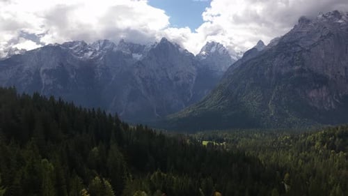 Breathtaking Cinematic Journey Through Majestic Mountain Peaks and Lush Valleys