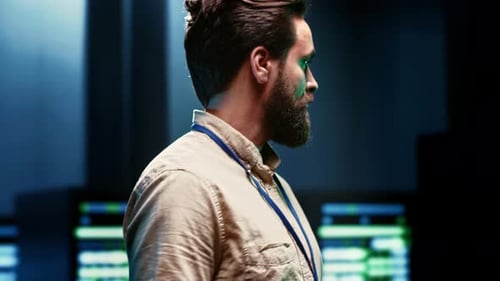Informatiker unterstützt KI- und Machine-Learning-Workloads im Rechenzentrum
