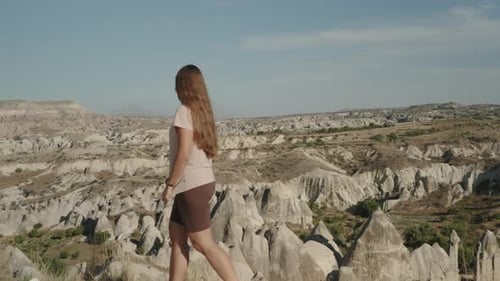 Eine wunderschöne Aussicht bietet sich von der Höhe des Love Valley und den alten Feenkaminen.