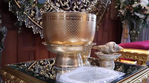 Belle conque en porcelaine pour cérémonie de mariage thaïlandaise, gros plan