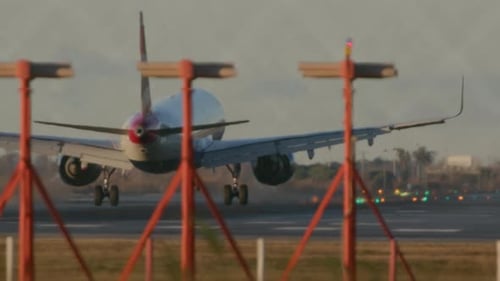 Slowmotion Airplane Landing