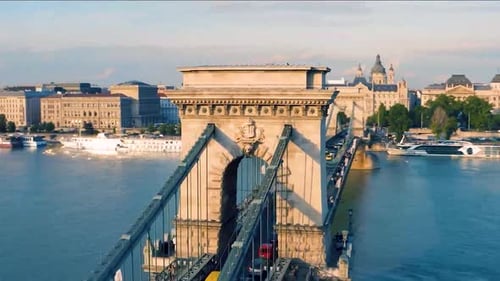 Filmmusik rotierende Drohnenaufnahme der Tower Bridge 4K