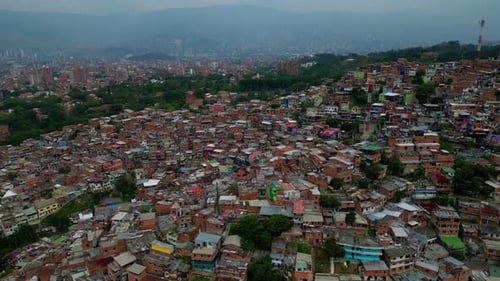 Comuna 13 Medellin Colombia escaleras electricas, graffiti and pablo escobar tour, tourist attractio