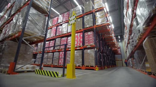 Déménagement du système automatisé de stockage et de récupération dans l'entrepôt