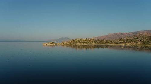 Im Wasser schwimmende Vögel, Bafa-See