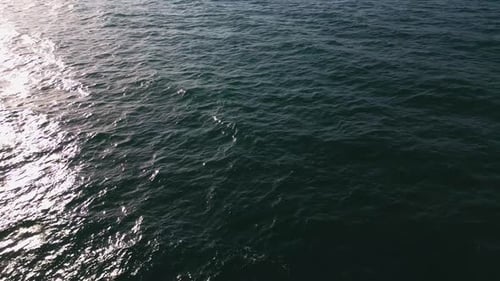 A Flying Drone Video From Above the Sea Surface Allows you to Appreciate the Beauty of Endless