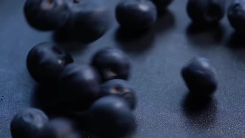 Blaubeeren fallen. Biologisches und gesundes Essen.