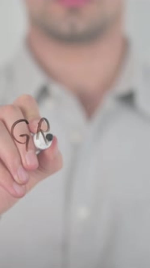 Steigender Umsatz, mit der Hand auf dem Bildschirm schreiben, vertikales Video
