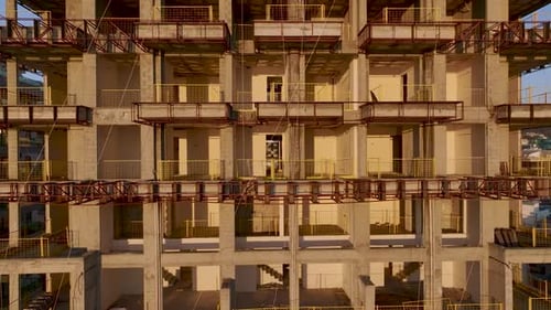 Vídeo aéreo: Capturado desde el aire un edificio de gran altura en la primera línea cerca del océano