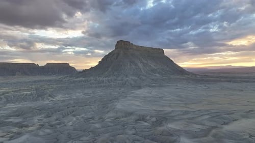 Luftaufnahme von Mesas und Badlands, Vereinigte Staaten.