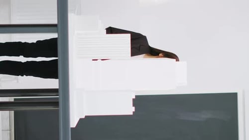 Vertical Video Experts Measure Models Printed in 3D to Determine Proportions