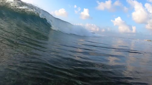 Ocean wave barreling at the Jailbreak surf spot