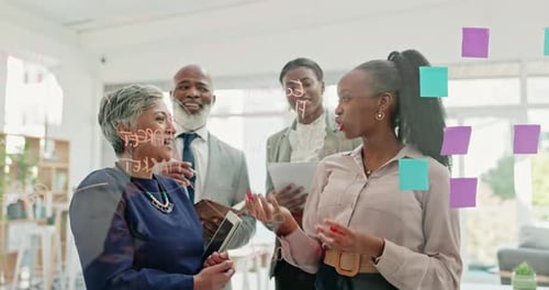 Glass, redação e planejamento de pessoas de negócios, trabalho em equipe e cronograma de projetos