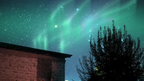 Mesmerizing Aurora Borealis Lights Up Night Sky