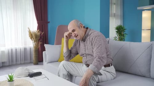 Man with lung disease is experiencing shortness of breath.