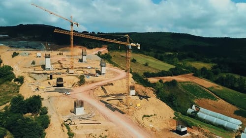 Landschaft und ein Baufundament