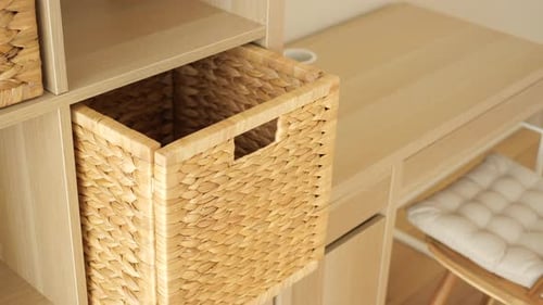 Organiser votre espace de travail avec un élégant panier de rangement