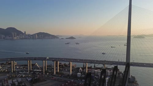 Stonecutters Bridge und Kommerziell Containerhafen