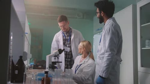 Scientists Collaborate on Research in Bright Laboratory