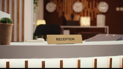 Vue rapprochée de la réception de l'hôtel