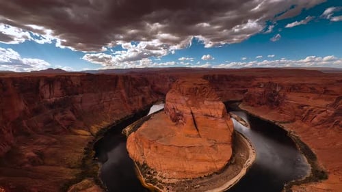 Horseshoe Bend, famous river bend canyon at Colorado River, near Grand Canyon, Arizona.