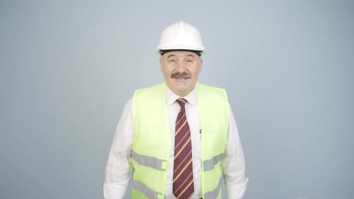 Ingénieur enthousiaste, impatient.
