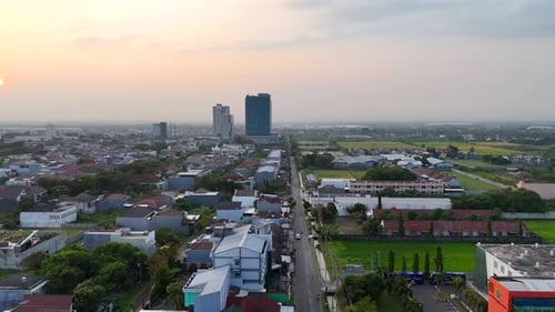 Skyline von Solo Baru, Zentral-Java, Indonesien.