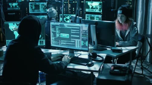 Ein Team international gesuchter Hacker Teem organisiert fortschrittliche Malware-Angriffe auf Unternehmensserver.