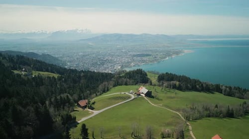 Vista panorámica de Pfander y el lago Bodensee en Bregenz, Austria, Vorarlberg