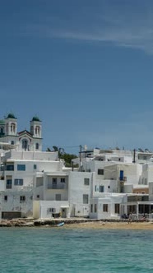 La ville de Naousa à Paros, en Grèce, à la verticale