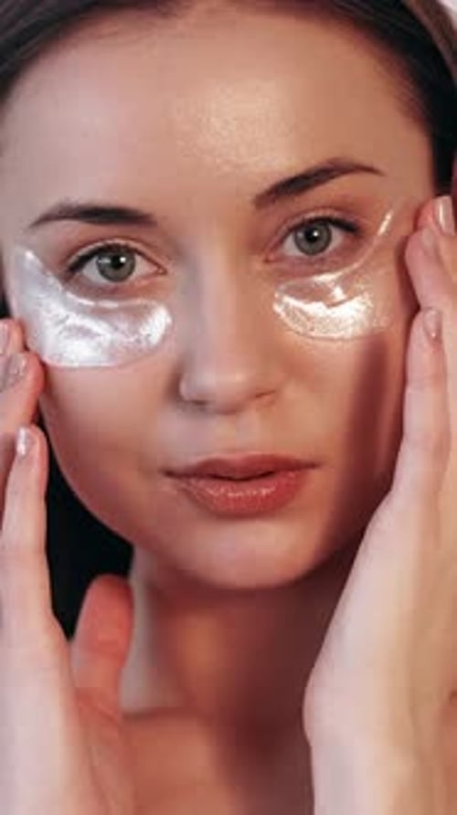 Vertical Under Eye Care Treatment Woman Patches
