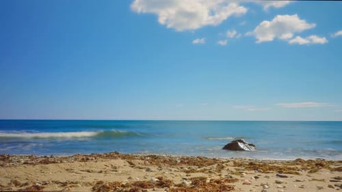 Empty beach timelapse, horizontal view