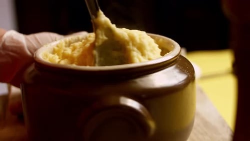 How to Make Creamy Mashed Potatoes with Cheddar