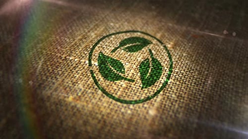 Sello de señal ecológico y respetuoso con el medio ambiente en un saco de lino