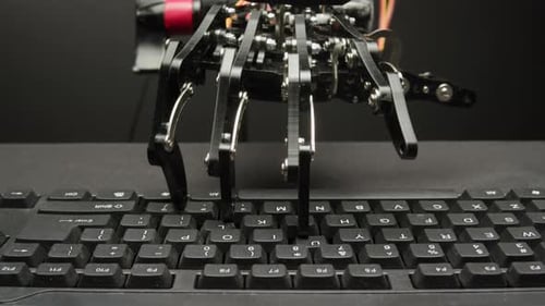 Robot Ai Hand arbeitet am PC Laptop Chatbot und Chat Robot Advisor Futuristic Ai Hand Typing on