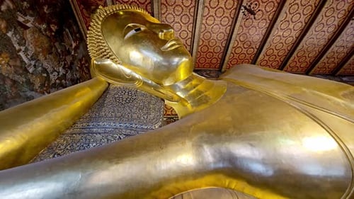 Magnificent Reclining Buddha Statue at Wat Pho Temple