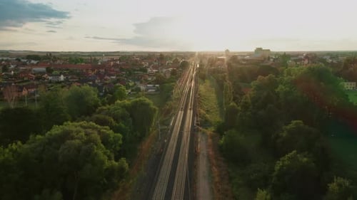 Die Eisenbahn erstreckt sich bis zum Wohngebiet Horizon Crossing