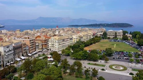 Vue panoramique de Kerkyra, capitale de l'île de Corfou, en Grèce. Vue aérienne de Kerkyra par drone
avec beauti
