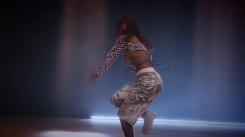 Powerful Hip Hop Dance Routine Performed By A Woman In BeamLit Studio