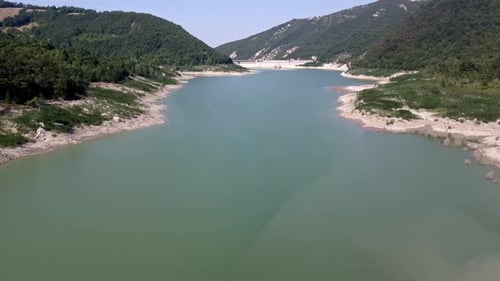 Künstlicher Staudamm von Mignano
