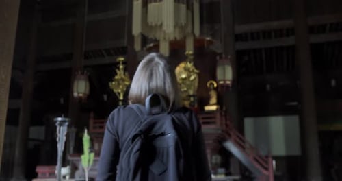 Tourist Taking Photo Of The Twin Dragon Painting In Kennin-Ji Temple - Medium Shot